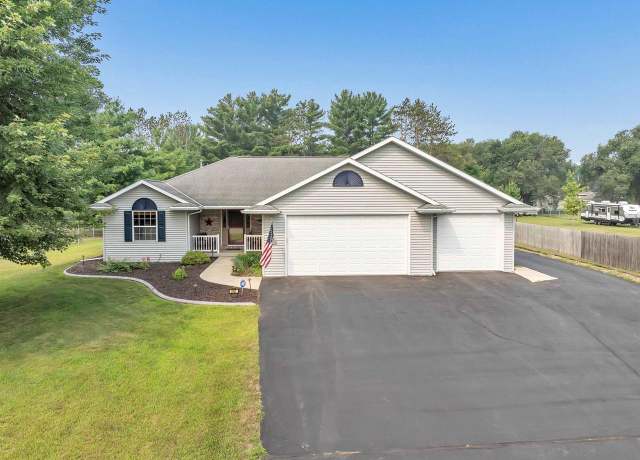 Property at 3167 Lakeview Dr, Suamico, WI 54173, 3 beds, 3 baths