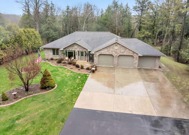 Property at N5634 Sunset Ln, Luxemburg, WI 54217, 4 beds, 3 baths