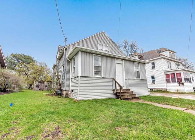 Property at 617 Racine St, Menasha, WI 54952, 4 beds, 2 baths