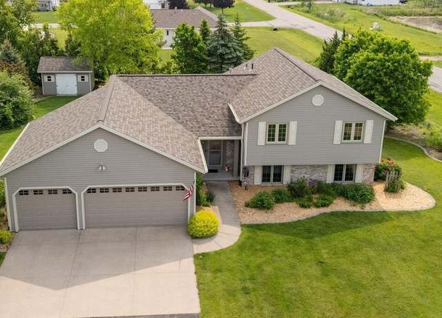 Property at N1904 Bon Bon Ct, Greenville, WI 54942, 4 beds, 3 baths