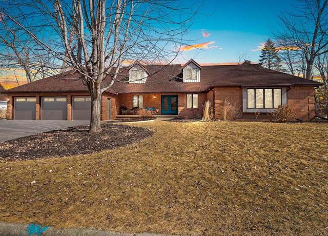 Property at 2422 Forest Manor Ct, Neenah, WI 54956, 3 beds, 2.5 baths
