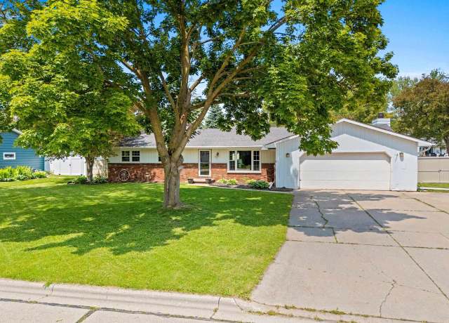 Property at 2127 Jen Rae Rd, Green Bay, WI 54311, 3 beds, 2.5 baths