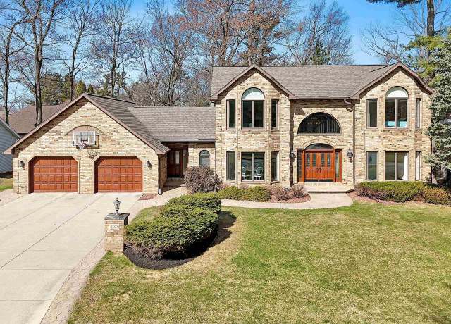 Property at 120 Garden Gate Ct, Green Bay, WI 54313, 4 beds, 3.5 baths