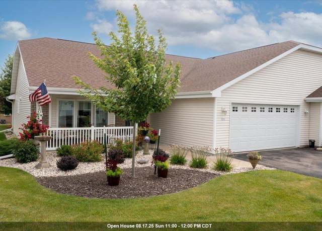 Property at 352 Wyldewood Dr #352, Oshkosh, WI 54904, 3 beds, 3 baths