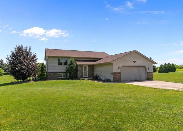 Property at W1180 County Road Z, Kaukauna, WI 54130, 3 beds, 2 baths