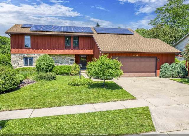Property at 1334 W Cloverdale Dr, Appleton, WI 54914, 5 beds, 3.5 baths