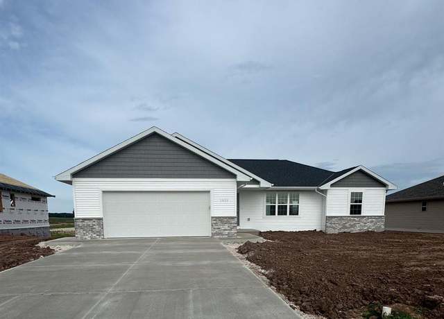 Property at 1633 Frontier Rd, Luxemburg, WI 54217, 3 beds, 2 baths