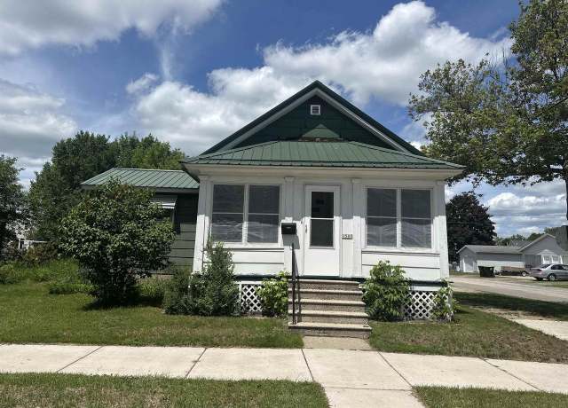 Property at 1500 26th Ave, Menominee, MI 49858, 2 beds, 1 bath