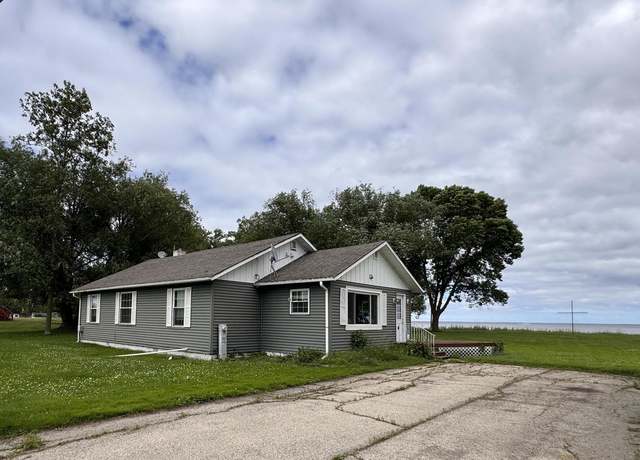 Property at 6988 County Road Y, Oconto, WI 54153, 2 beds, 1.5 baths