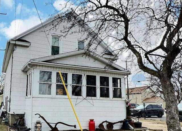 Property at 951 W 8th Ave, Oshkosh, WI 54902, 3 beds, 1 bath