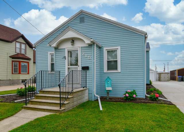 Property at 215 Bond St, Neenah, WI 54956, 3 beds, 1 bath