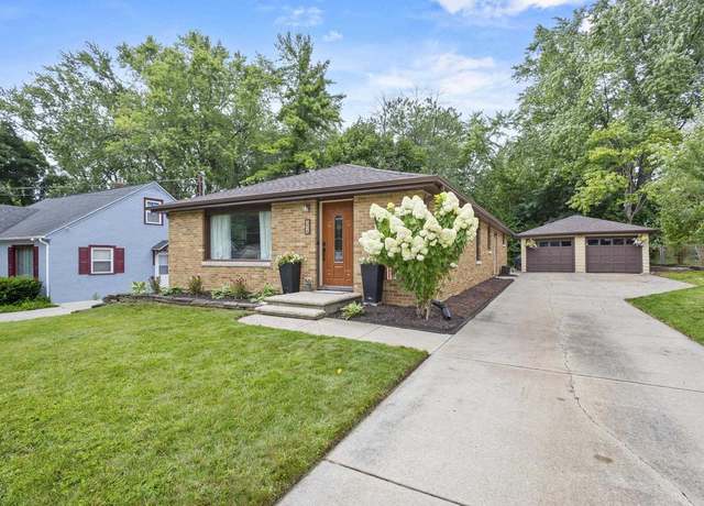 Property at 334 E Mission Rd, Green Bay, WI 54301, 3 beds, 1.5 baths