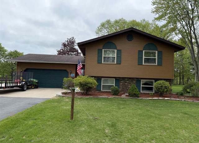 Property at N5818 Wolf River Rd, Shawano, WI 54166, 3 beds, 2 baths