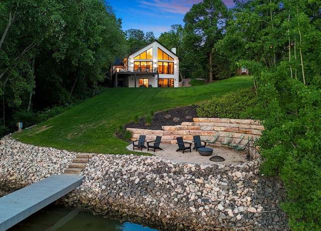 Property at 2080 Greenleaf Rd, De Pere, WI 54115, 4 beds, 4 baths