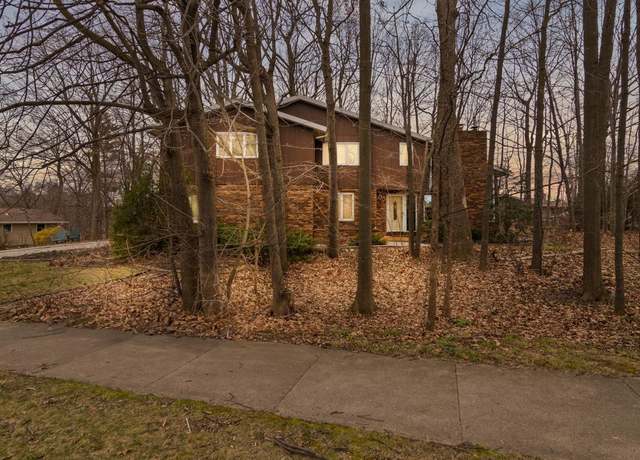 Property at 1755 Carmen Ave, Sheboygan, WI 53081, 3 beds, 2.5 baths