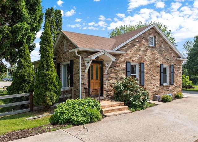 Property at 2736 Harrison St, Oshkosh, WI 54901, 2 beds, 1 bath
