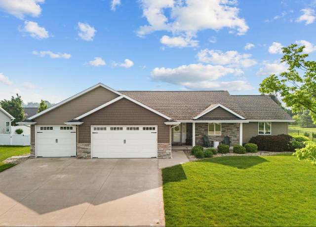 Property at W6708 Prescott Dr, Greenville, WI 54942, 4 beds, 3.5 baths
