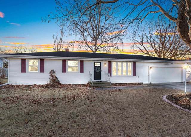 Property at 1625 Bond Ct, Green Bay, WI 54303, 3 beds, 2 baths