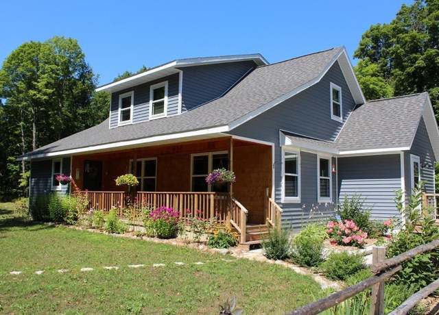 Property at 3009 N Shore Dr, Crandon, WI 54520, 2 beds, 2.5 baths