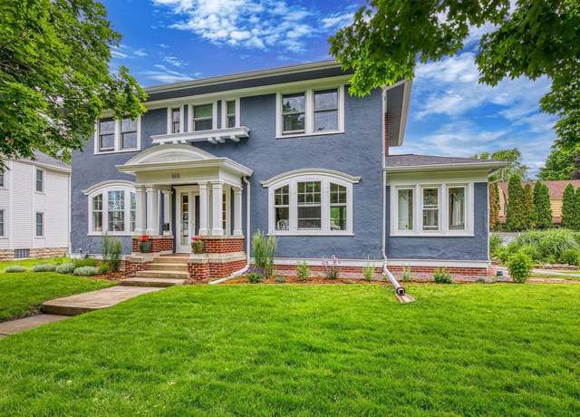 Property at 814 E Irving Ave, Oshkosh, WI 54901, 3 beds, 2.5 baths