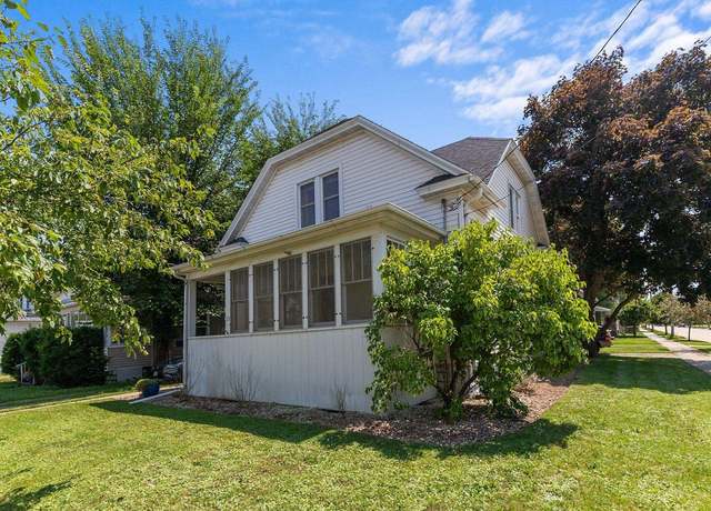 Property at 357 W 16th Ave, Oshkosh, WI 54902, 3 beds, 1.5 baths