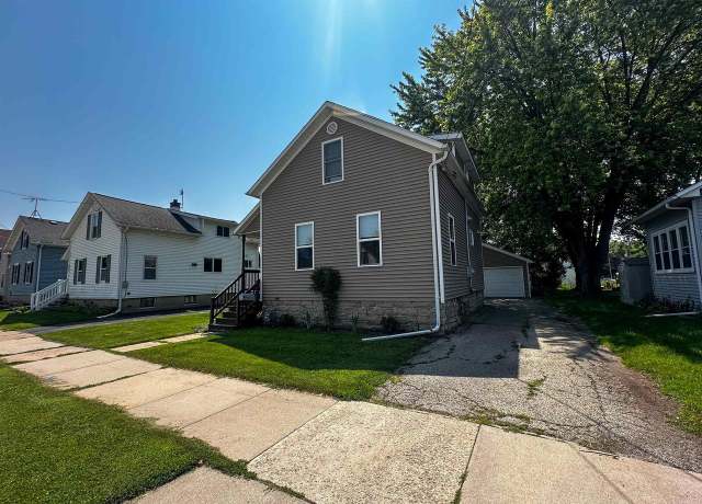Property at 857 W 11th Ave, Oshkosh, WI 54902, 2 beds, 1.5 baths