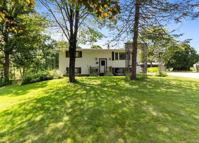 Property at N2341 Bean City Rd, New London, WI 54961, 3 beds, 1.5 baths