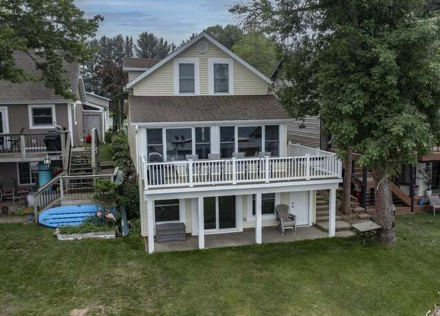 Property at E1396 Grandview Rd, Waupaca, WI 54981, 3 beds, 2 baths