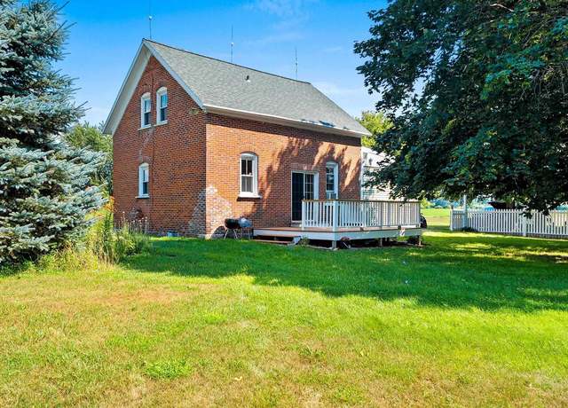 Property at 9216 School Rd, Brussels, WI 54204, 3 beds, 1.5 baths