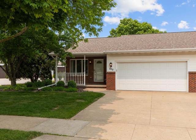Property at 302 Parkside Ct, Kimberly, WI 54136, 2 beds, 1 bath
