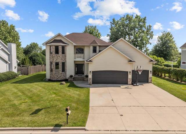 Property at 231 Bosworth Ln, Neenah, WI 54956, 3 beds, 2.5 baths