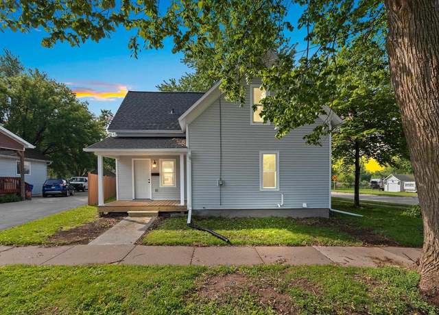 Property at 702 Lincoln Ave, Kaukauna, WI 54130, 5 beds, 1.5 baths