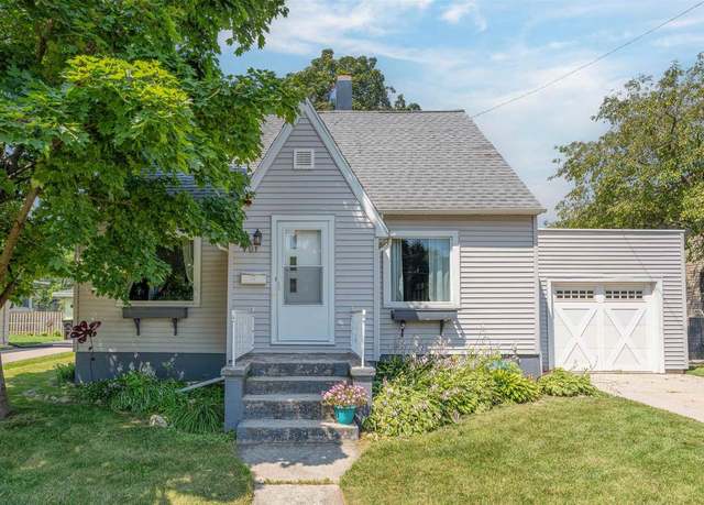 Property at 701 S State St, Chilton, WI 53014, 3 beds, 1.5 baths