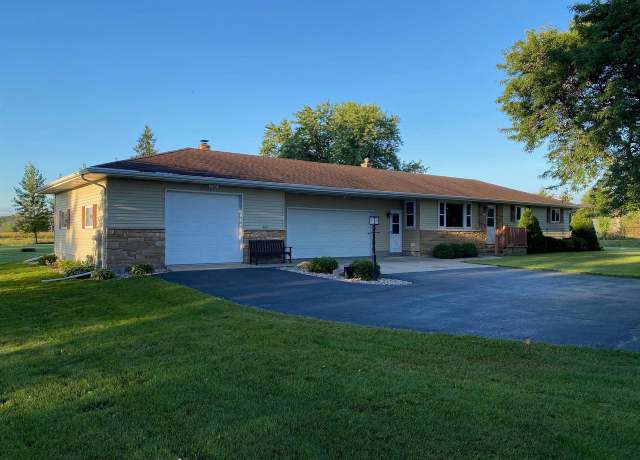 Property at 2615 Larsen Rd, Neenah, WI 54956, 3 beds, 1.5 baths