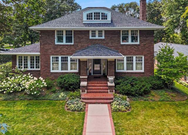 Property at 628 Emilie St, Green Bay, WI 54301, 4 beds, 2.5 baths