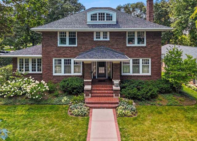 Property at 628 Emilie St, Green Bay, WI 54301, 4 beds, 2.5 baths