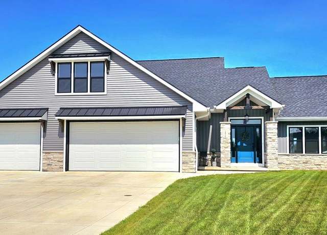 Property at 1450 Chickory Ct, De Pere, WI 54115, 6 beds, 3.5 baths