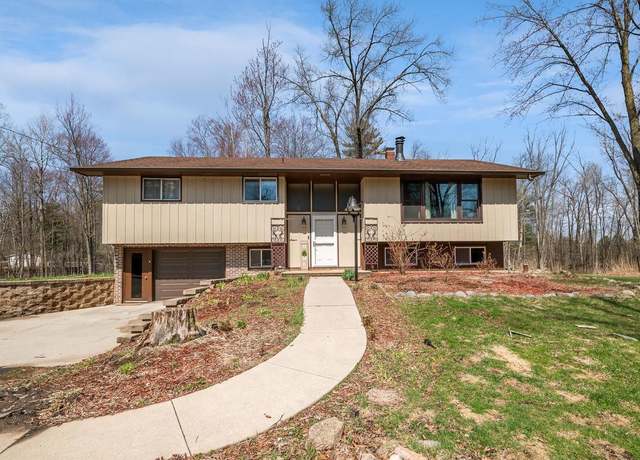 Property at 2270 School Ln, Green Bay, WI 54313, 4 beds, 2 baths