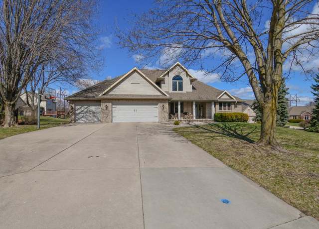 Property at 816 Windover Ct, Green Bay, WI 54313, 5 beds, 3.5 baths