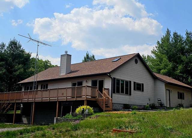 Property at W7889 Dakota Ln, Westfield, WI 53964, 2 beds, 3 baths