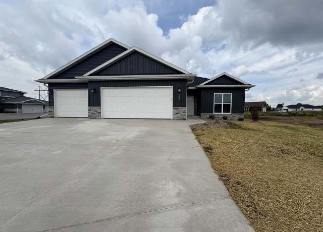 Property at 733 Tambour Ct, De Pere, WI 54115, 2 beds, 2 baths