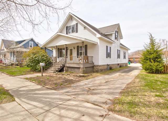 Property at 1545 Oakes St, Marinette, WI 54143, 4 beds, 1 bath