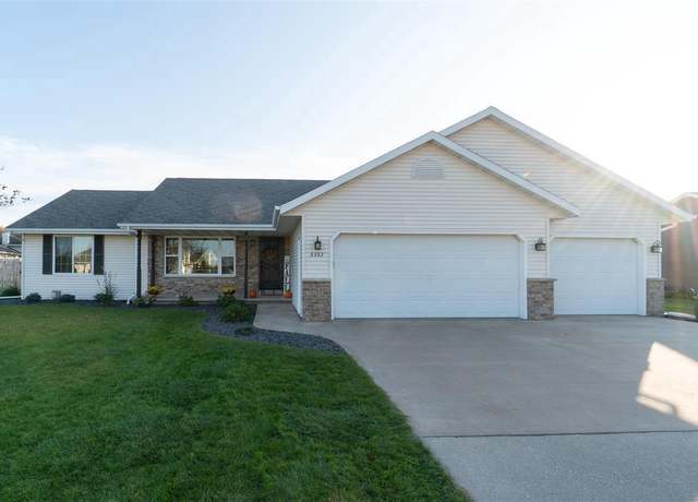 Property at W5353 Amy Ave, Appleton, WI 54915, 4 beds, 3 baths