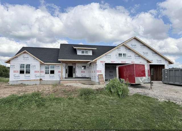 Property at 4050 N Rose Meadow Ln, Grand Chute, WI 54913, 4 beds, 3.5 baths
