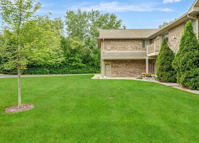 Property at 3329 N Casaloma Dr #34, Appleton, WI 54913, 2 beds, 2 baths