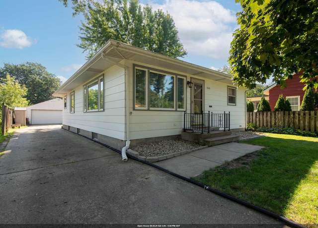 Property at 1640 Elmwood Ave, Oshkosh, WI 54901, 3 beds, 1 bath