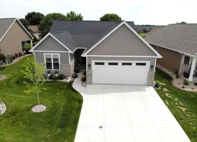 Property at 909 Clover Ct, Menasha, WI 54952, 2 beds, 2 baths