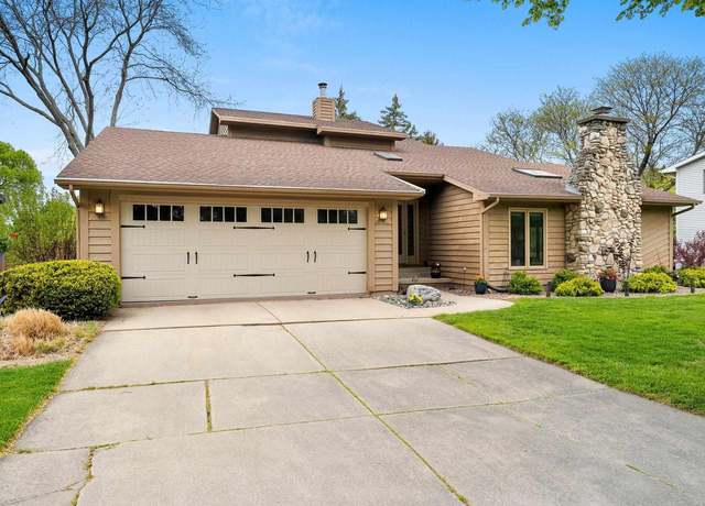 Property at 717 Eau Claire Pl, De Pere, WI 54115, 3 beds, 2.5 baths