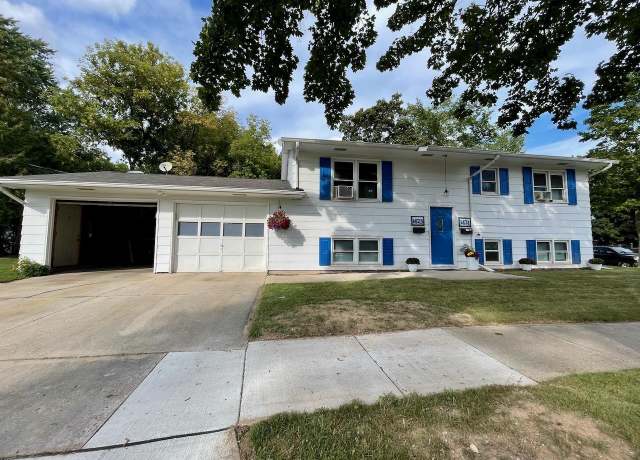 Property at 1421 Ridgeway Dr, De Pere, WI 54115, 4 beds, 2 baths