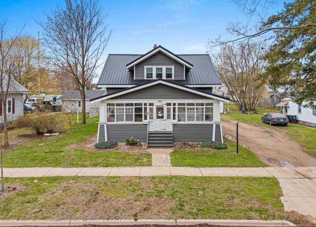 Property at 817 S Lafayette St, Shawano, WI 54166, 3 beds, 2 baths